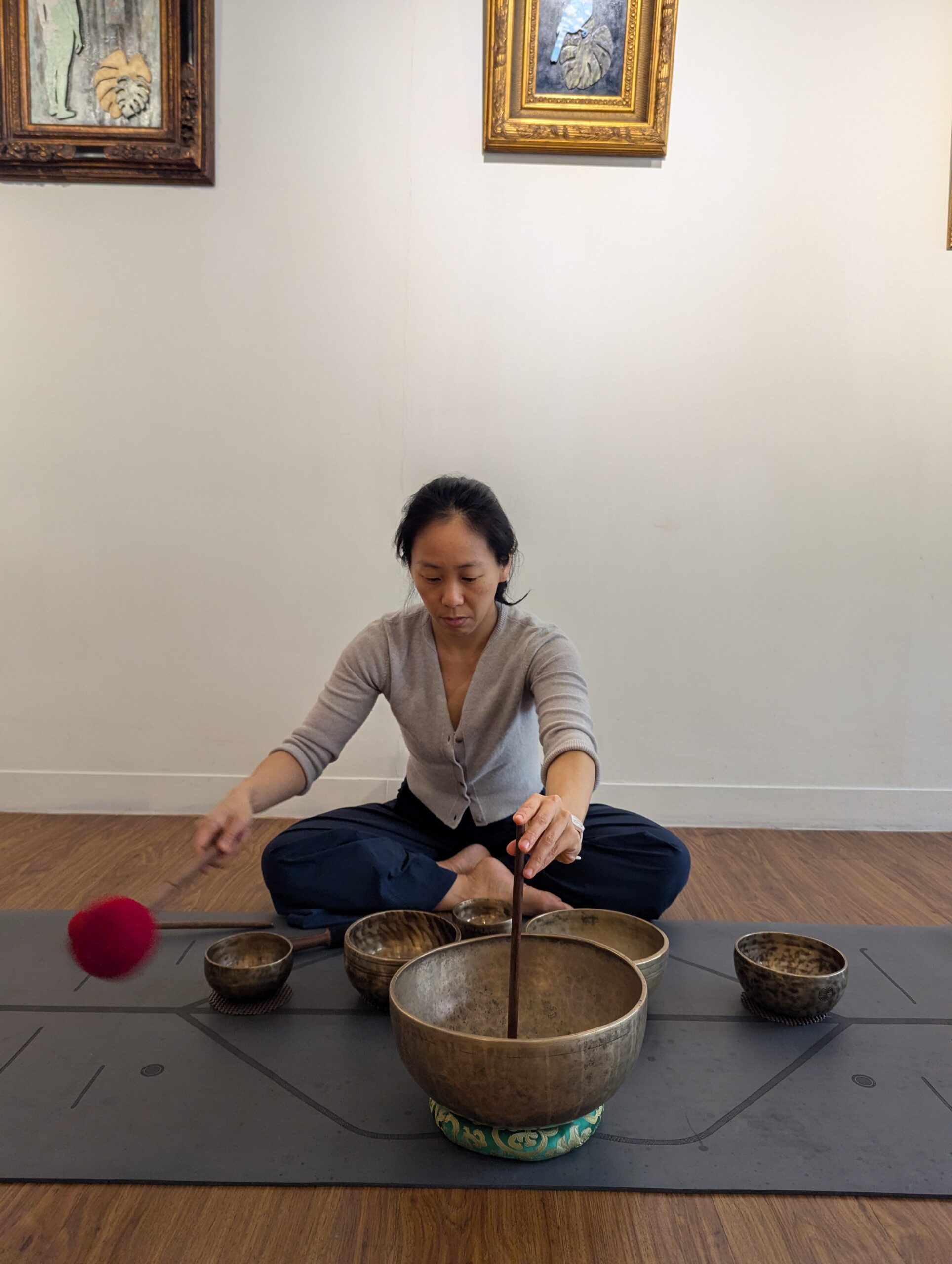 Stefanie Wai playing Himalayan Singing Bowls • Wellness classes in Hong Kong • workshop ten